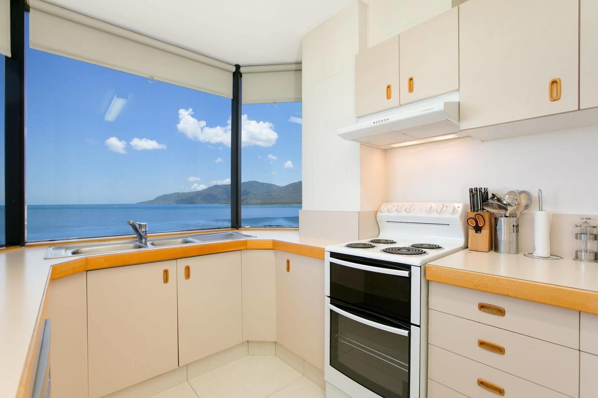 Hotel Tropiq Cairns Exterior foto