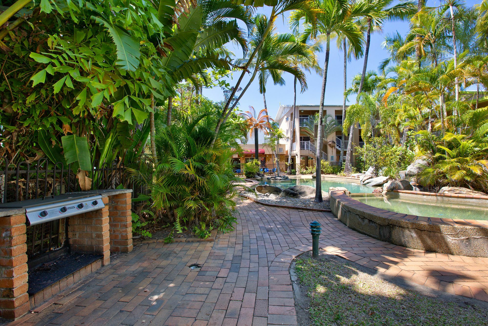 Hotel Tropiq Cairns Exterior foto